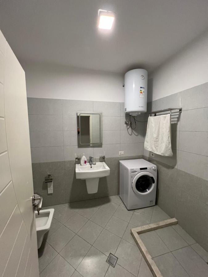 090 Area Leilighet Tiranë Eksteriør bilde